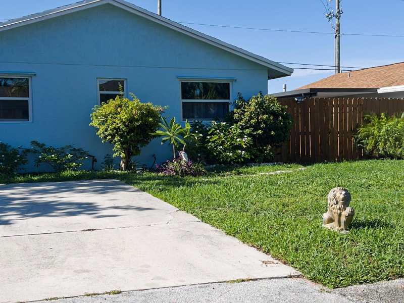3 bedroom Single Family Residence at 4915 Weymouth Street, Kenwood, Lake Worth — photo 1
