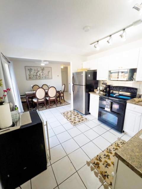 4915 Weymouth Street, Lake Worth FL - photo 6 of 24