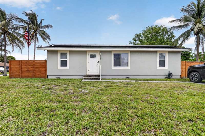 3 bedroom Single Family Residence at 202 Elaine Circle, Palm Beach Lakes S Tr X, West Palm Beach — photo 1
