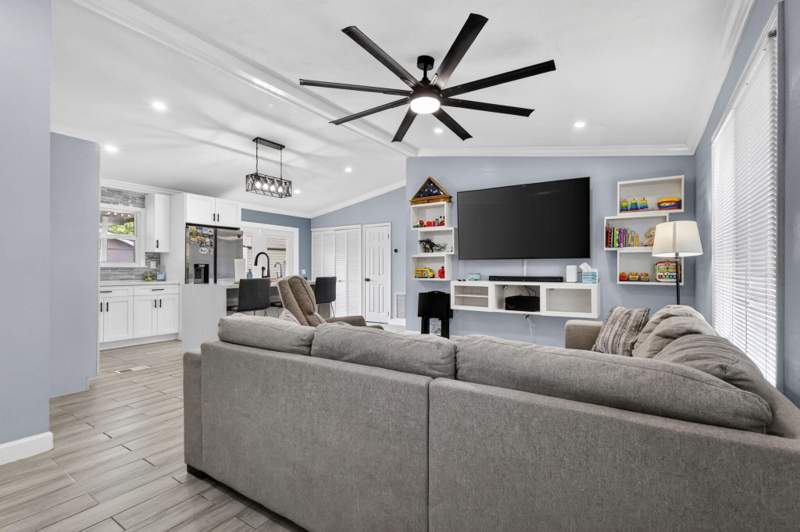 3 bedroom Single Family Residence at 202 Elaine Circle, Palm Beach Lakes S Tr X, West Palm Beach — photo 4