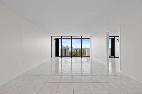 5600 N Flagler Drive #2304, West Palm Beach FL - photo 7 of 39