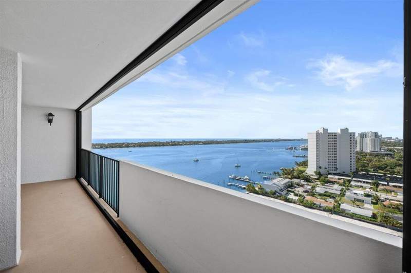 2 bedroom Condominium at 5600 N Flagler Drive #2304, Palm Beach House Condo, West Palm Beach — photo 2