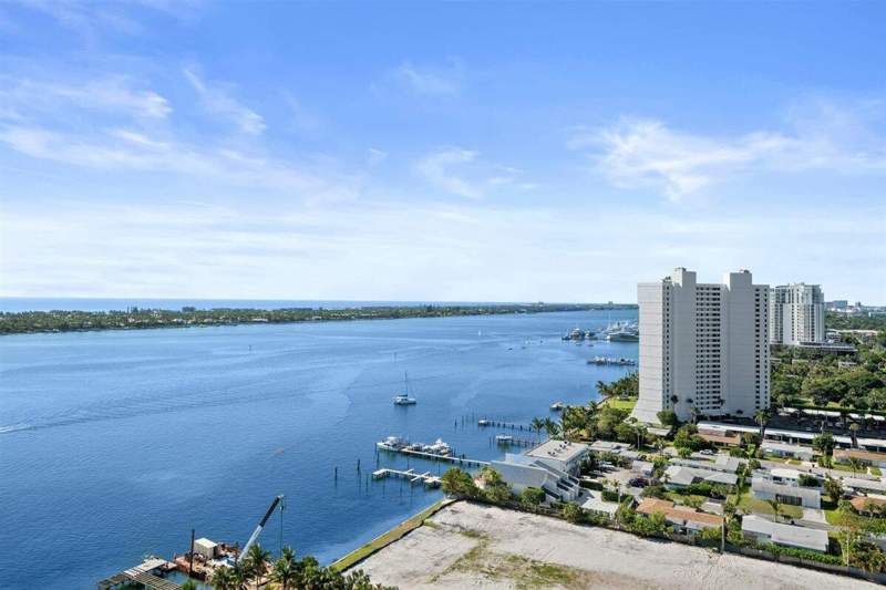 2 bedroom Condominium at 5600 N Flagler Drive #2304, Palm Beach House Condo, West Palm Beach — photo 3