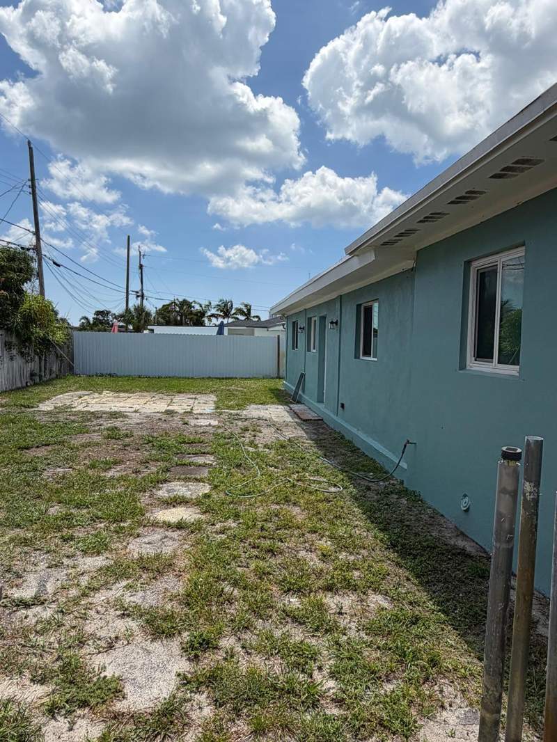 3 bedroom Single Family Residence at 1405 6th Street, Roosevelt Estates, West Palm Beach — photo 2