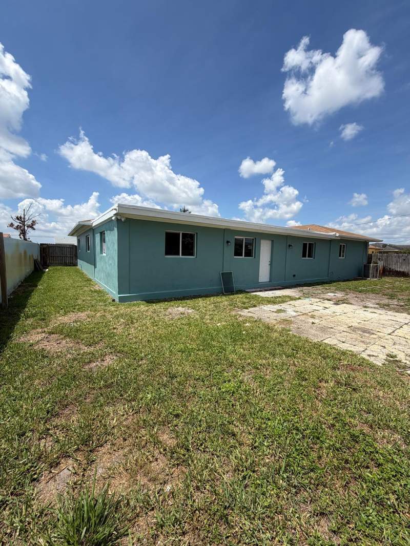3 bedroom Single Family Residence at 1405 6th Street, Roosevelt Estates, West Palm Beach — photo 3