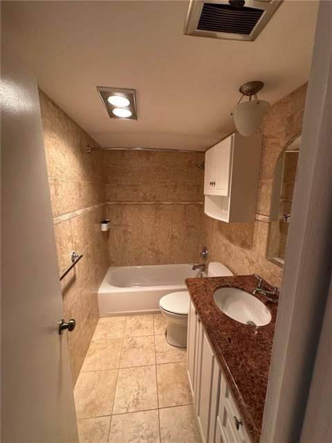 750 Pine Drive #2, Pompano Beach FL - photo 6 of 12