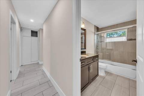 611 N Highland Drive, Hollywood FL - photo 20 of 36