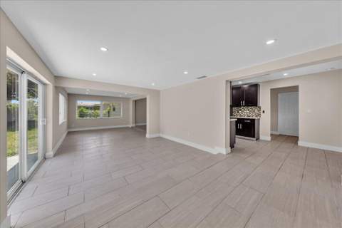 611 N Highland Drive, Hollywood FL - photo 6 of 36