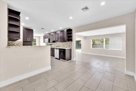 611 N Highland Drive, Hollywood FL - photo 9 of 36