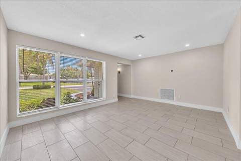 611 N Highland Drive, Hollywood FL - photo 8 of 36