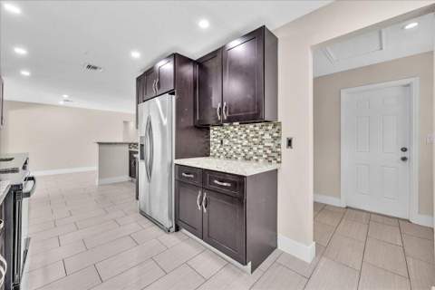 611 N Highland Drive, Hollywood FL - photo 13 of 36