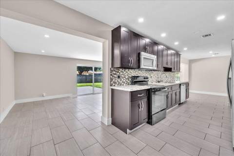 611 N Highland Drive, Hollywood FL - photo 11 of 36