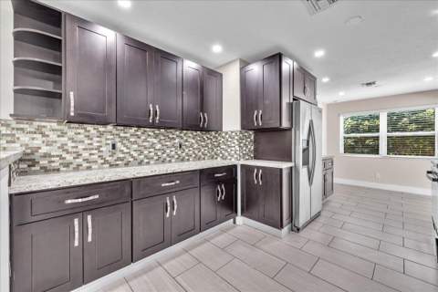 611 N Highland Drive, Hollywood FL - photo 14 of 36