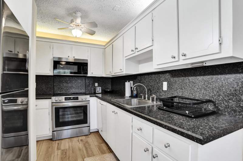 2 bedroom Condominium at 1050 Citrus Way #203, Pines Of Delray Condo, Delray Beach — photo 5