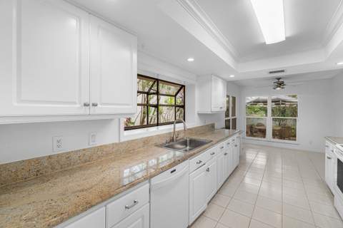 5635 Kiowa Circle, Boynton Beach FL - photo 10 of 54