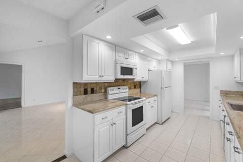 5635 Kiowa Circle, Boynton Beach FL - photo 13 of 54