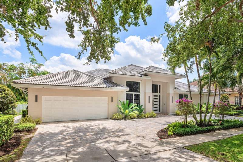 5 bedroom Single Family Residence at 3164 Saint Annes Drive, Woodfield Country Club, Boca Raton — photo 2