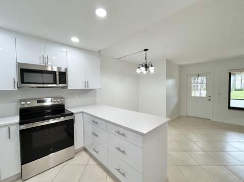 418 Pine Glen Lane #C-1, Greenacres FL - photo 9 of 63