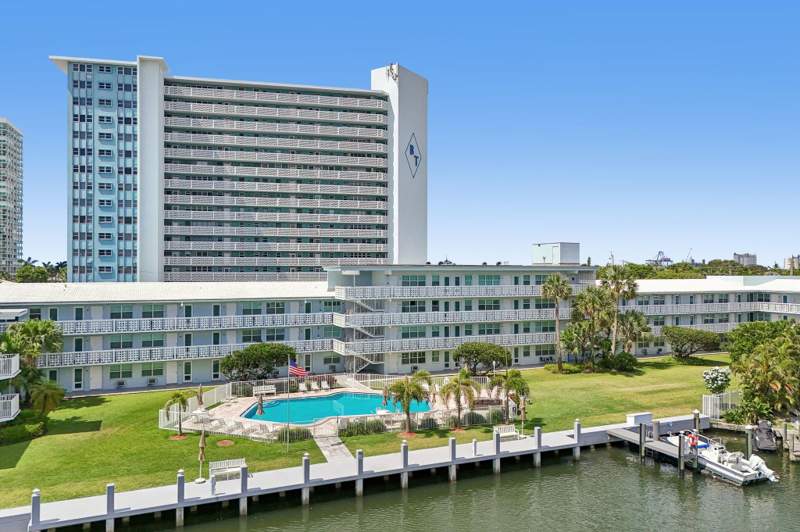 2 bedroom Stock Cooperative at 1850 S Ocean Drive #111, Lake Mayan Apts Co-Op, Fort Lauderdale — photo 2