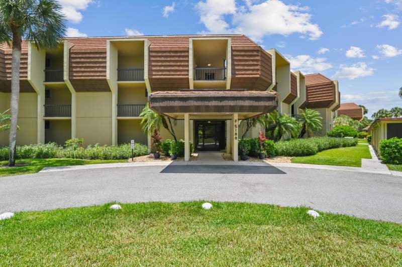 3 bedroom Condominium at 5188 Woodland Lakes Drive #332, Woodland Lakes, Palm Beach Gardens — photo 2