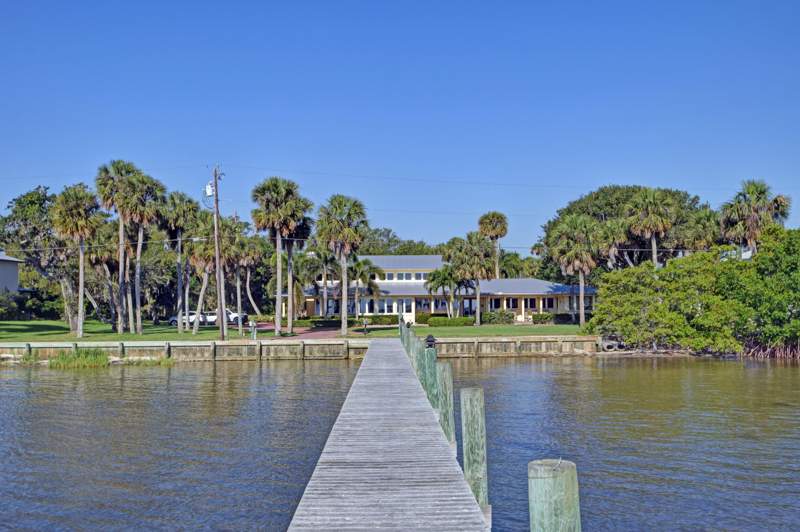4 bedroom Single Family Residence at 3209 N Indian River Drive, Stuart'S Subdivision, Fort Pierce — photo 3