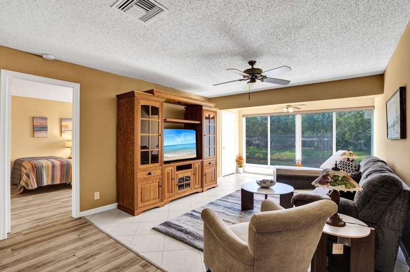 2 bedroom Condominium at 1050 Citrus Way #203, Pines Of Delray Condo, Delray Beach — photo 2