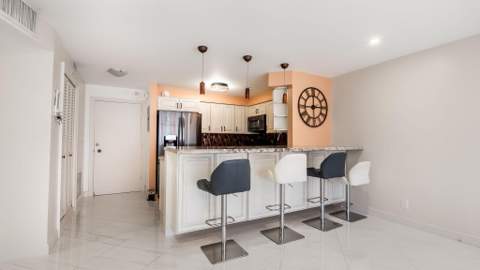 133 N Pompano Beach Boulevard #204, Pompano Beach FL - photo 7 of 37