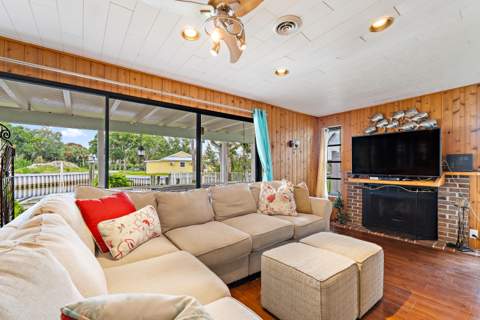 715 SW Rustic Circle, Stuart FL - photo 6 of 10