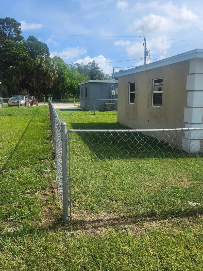 2 bedroom Single Family Residence at 2504 Wilkins Avenue, H J Kincy'S Subdivision, Fort Pierce — photo 2
