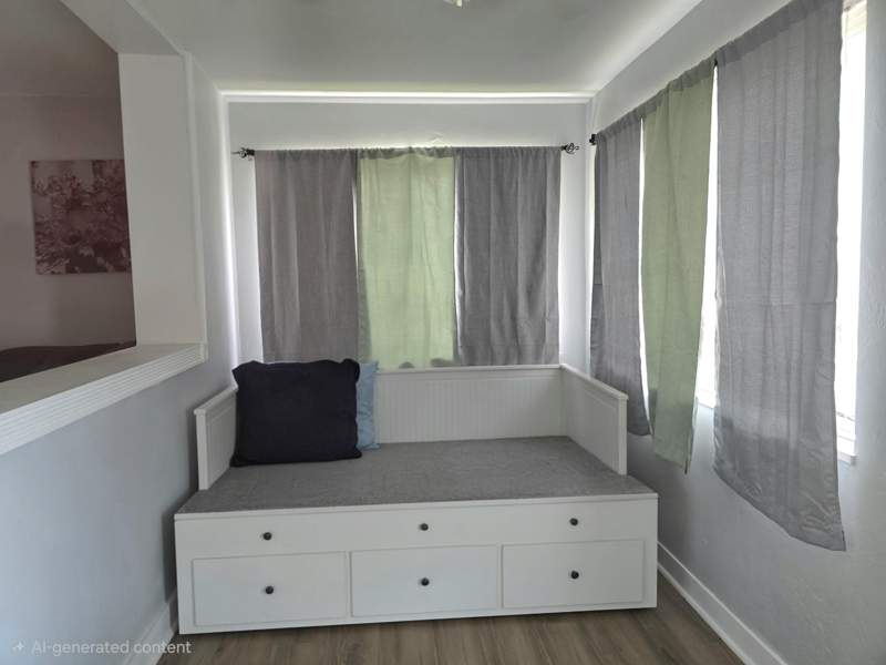 2 bedroom Single Family Residence at 2032 Fillmore Street, Hollywood, Hollywood — photo 3