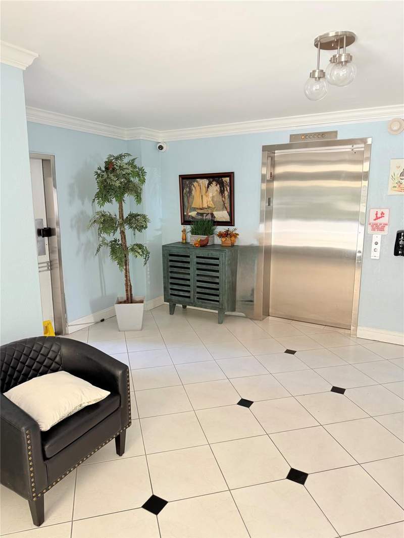 1 bedroom Condominium at 2801 N Palm Aire Drive #604, No 7 Palm-Aire Country Club, Pompano Beach — photo 3