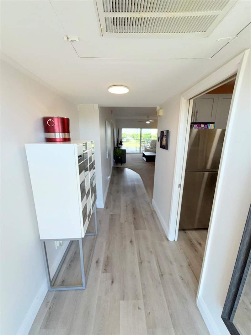1 bedroom Condominium at 2801 N Palm Aire Drive #604, No 7 Palm-Aire Country Club, Pompano Beach — photo 4