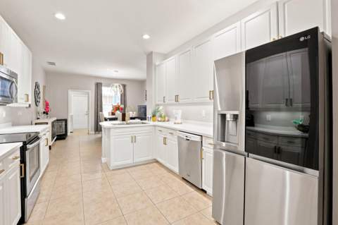10487 SW West Park Avenue, FL - photo 18 of 47