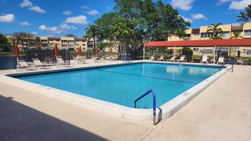 2 bedroom Condominium at 6161 NW 57th Court, Bermuda Club Seven Condo, Tamarac — photo 3