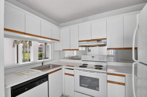 5395 Firenze Drive #B, Boynton Beach FL - photo 12 of 85