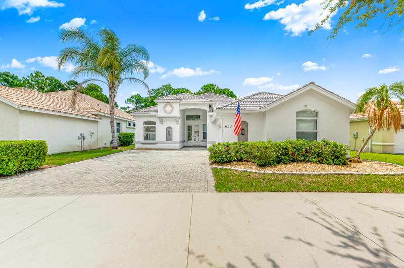 3 bedroom Single Family Residence at 623 SW Lake Charles Circle, Lake Charles Phase 2A, Port St. Lucie — photo 4
