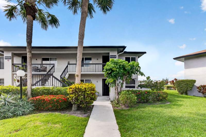 2 bedroom Condominium at 5650 Spindle Palm Court #D, Palm Greens At Villa Del Ray Condo, Delray Beach — photo 2