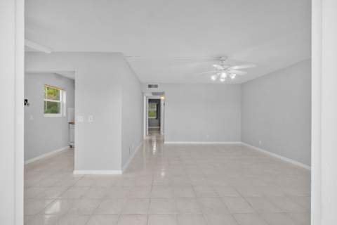 49 Hastings #D, West Palm Beach FL - photo 7 of 40