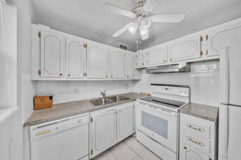 49 Hastings #D, West Palm Beach FL - photo 11 of 40