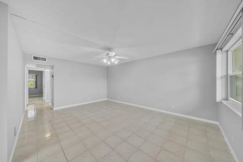 49 Hastings #D, West Palm Beach FL - photo 14 of 40