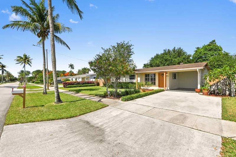 3 bedroom Single Family Residence at 313 Poe Drive, Palm Springs Village, Palm Springs — photo 3