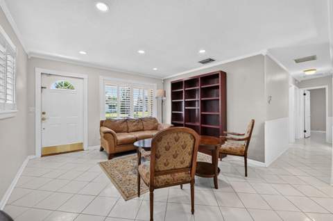 313 Poe Drive, Palm Springs FL - photo 10 of 39