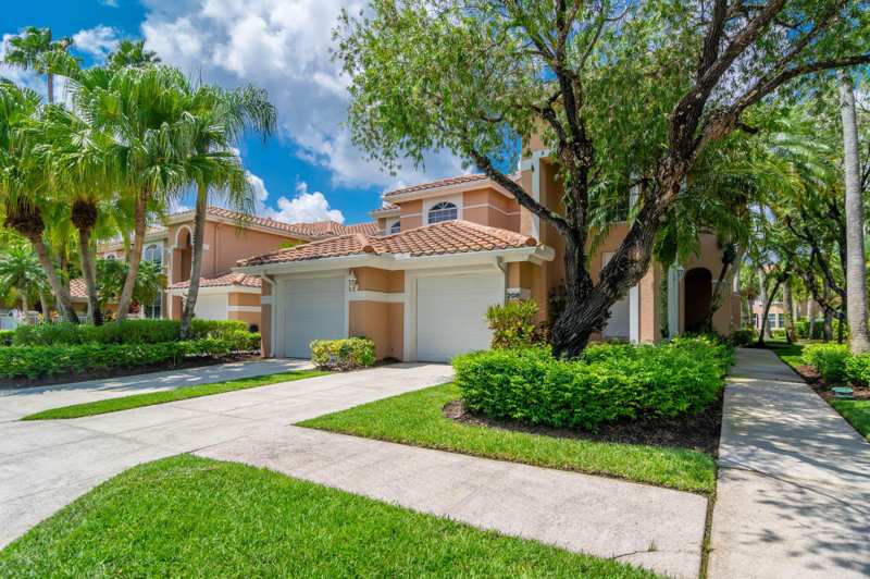 3 bedroom Condominium at 208 Legendary Circle, Legends at PGA National, Palm Beach Gardens — photo 1