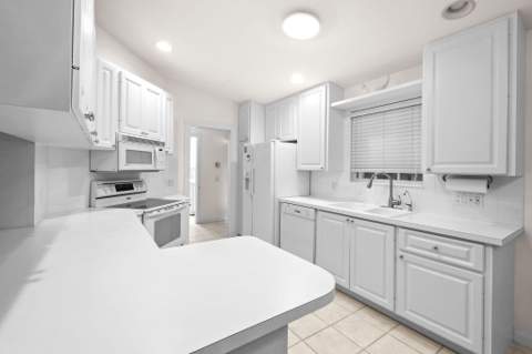 7880 SE Peppercorn Court, Hobe Sound FL - photo 10 of 66