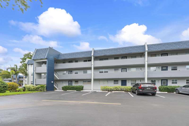 2 bedroom Condominium at 7837 Golf Circle Drive #212, Oriole Golf & Tennis Club Condo, Margate — photo 1
