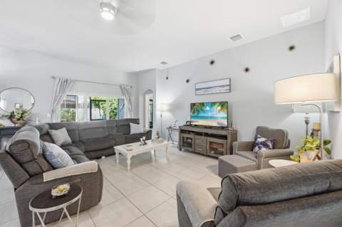 2081 SW Tropical Terrace, Port St. Lucie FL - photo 8 of 77