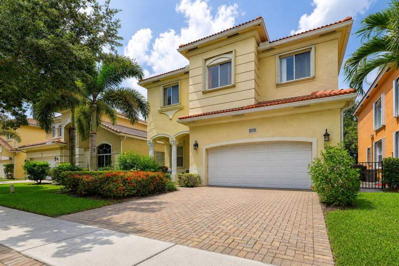 5 bedroom Single Family Residence at 241 Gazetta Way, Terracina, West Palm Beach — photo 2