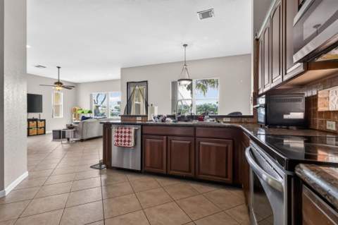 241 Gazetta Way, West Palm Beach FL - photo 21 of 55