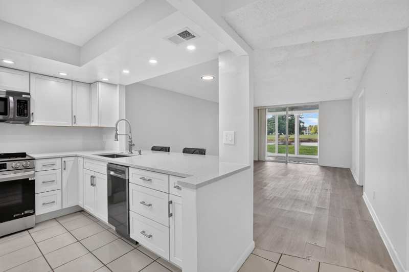 1 bedroom Condominium at 1700 NW 80th Avenue #104, 6 Of Palm Springs 2 Condo, Margate — photo 1