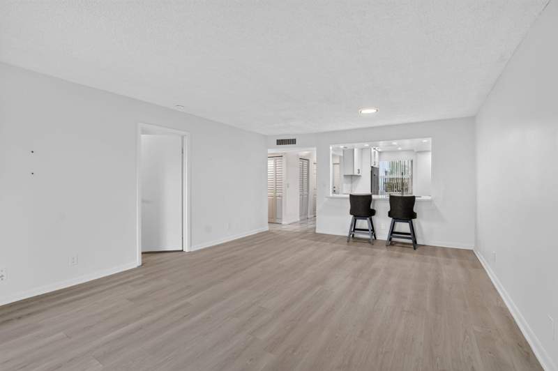 1 bedroom Condominium at 1700 NW 80th Avenue #104, 6 Of Palm Springs 2 Condo, Margate — photo 5